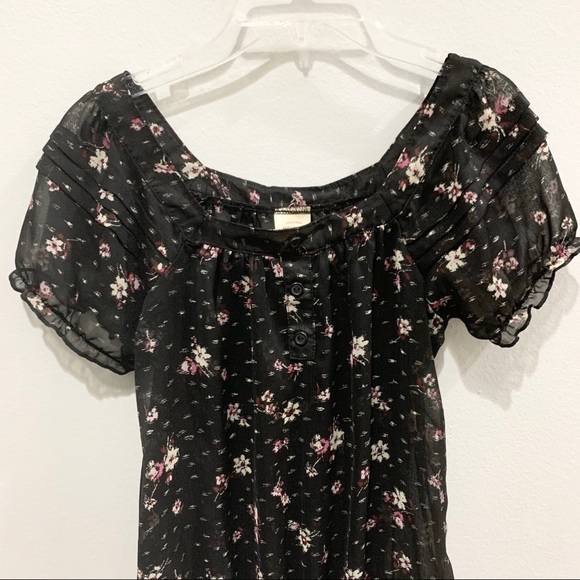 Translucent Floral Top - Picture 3 of 6